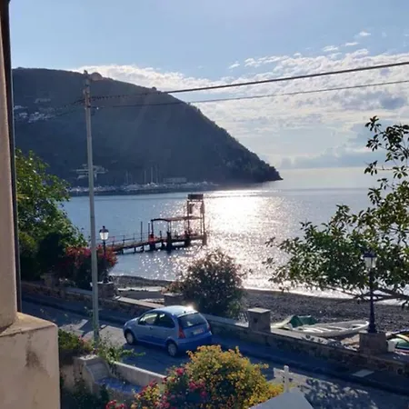 Casa Janca Sul Lungomare Di Marina Lunga *
