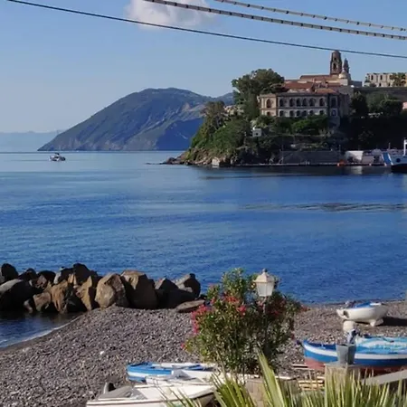 Casa Janca Sul Lungomare Di Marina Lunga *