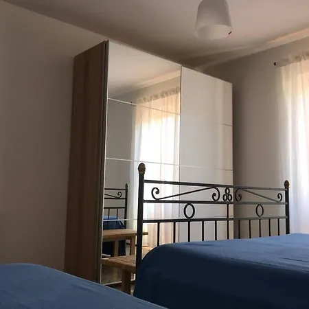 Casa Janca Sul Lungomare Di Marina Lunga *